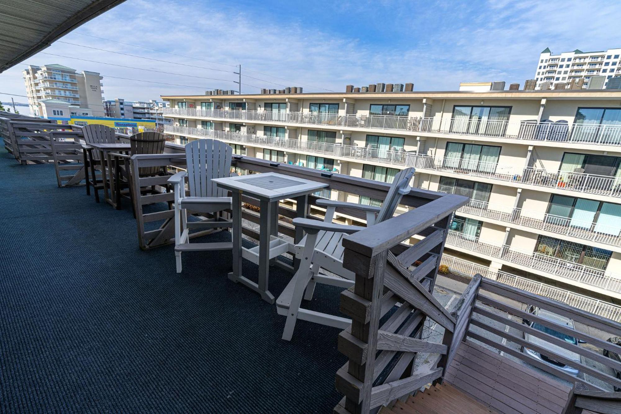Ocean Block Condo 100 Steps From The Beach Ошен Сити Экстерьер фото
